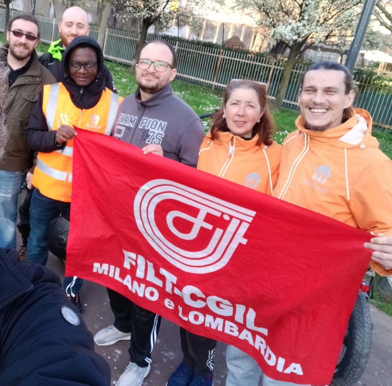 Rider Deliveroo in sciopero contro lo sfruttamento. La FILT-CGIL: basta cottimo, servono diritti e regole chiare